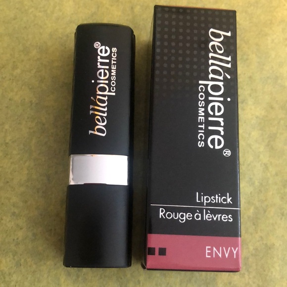 CLOSET CLEANOUT -- 4 / $20 DEAL ON THIS ITEM - Picture 2 of 3